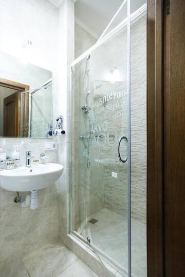 Фото номера Стандартный двухместный номер с 1 кроватью Отель ANTARES Apart hotel г. Львов 19