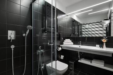 Фото номера Стандартный номер с кроватью размера &quot;king-size&quot; Отель BANKHOTEL г. Львов 2