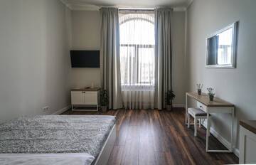 Фото номера Улучшенный двухместный номер с 1 кроватью Отель HOTEL N°10 г. Львов 2