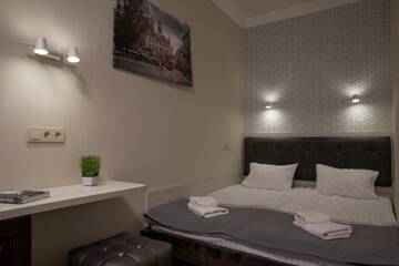 Фото номера Семейный номер с балконом Апарт-отели Mini Hotel Barvy Lvova on Hnatyuka St. г. Львов 3