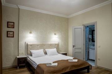 Фото номера Двухместный номер Делюкс с 1 кроватью и ванной Апарт-отели Mini Hotel Barvy Lvova on Hnatyuka St. г. Львов 29