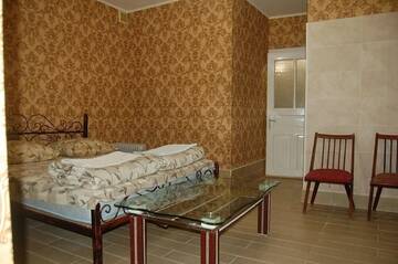 Фото номера Апартаменты с душем Апартаменты apartments Stepan Bandery Street, 37-2 lviv г. Львов 11