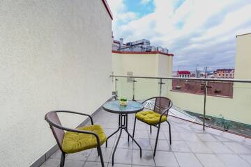 Фото номера Апартаменты с балконом Апарт-отели Opera Passage Apart Hotel г. Львов 7