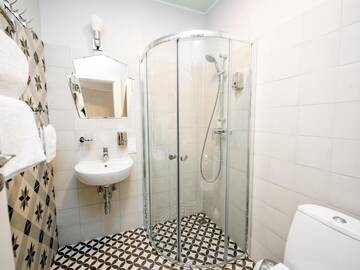 Фото номера Стандартный номер с кроватью размера &quot;king-size&quot; Отель Art Deco Central Rooms г. Львов 8
