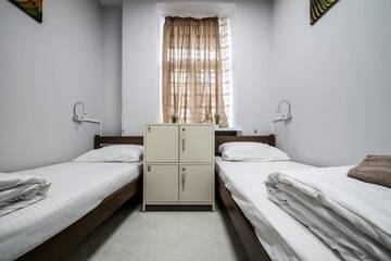 Фото номера Кровать в общем номере для мужчин Хостелы Ostriv Hostel г. Львов 2