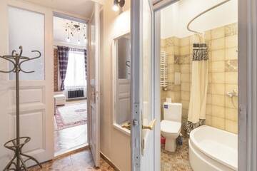 Фото номера Апартаменты «Белые» - ул. Черноморская, 1 Апартаменты Apartments in the OLD city of LVIV г. Львов 32