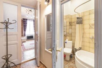 Фото номера Апартаменты «Белые» - ул. Черноморская, 1 Апартаменты Apartments in the OLD city of LVIV г. Львов 14