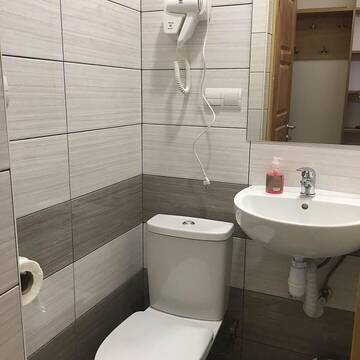 Фото номера Cемейный номер с собственной ванной комнатой Хостелы Etno Hostel г. Львов 7