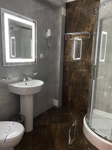 Фото номера Номер с кроватью размера «king-size» Отель Opera Center Hotel г. Львов 16