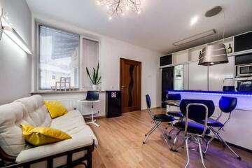 Фото номера Апартаменты с 3 спальнями Апартаменты Apartment Sova Lviv Center to 10 person г. Львов 46