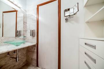 Фото номера Апартаменты с 3 спальнями Апартаменты Apartment Sova Lviv Center to 10 person г. Львов 20