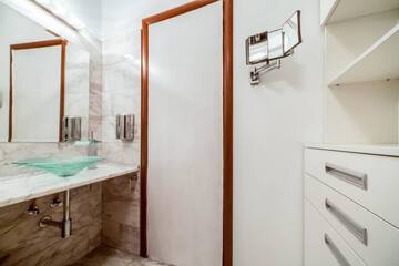 Фото номера Апартаменты с 3 спальнями Апартаменты Apartment Sova Lviv Center to 10 person г. Львов 32