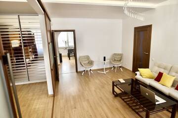 Фото номера Апартаменты с 3 спальнями Апартаменты Apartment Sova Lviv Center to 10 person г. Львов 10