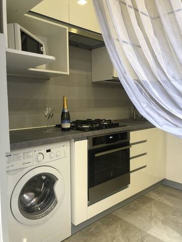 Фото номера Апартаменты с 3 спальнями Апартаменты Viktoriya Deluxe Apartment г. Львов 25