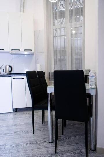 Фото номера Апартаменты - 1-й этаж Апарт-отели Mini Hotel Barvy Lvova on Kostyushka St. г. Львов 33