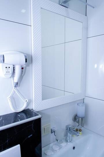 Фото номера Апартаменты-студио Апарт-отели Mini Hotel Barvy Lvova on Kostyushka St. г. Львов 8