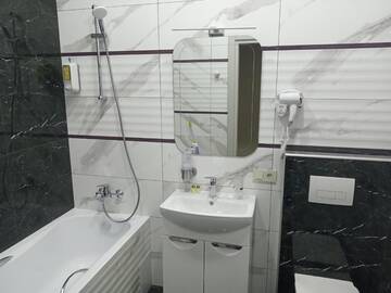 Фото номера Апартаменты - 1-й этаж Апарт-отели Mini Hotel Barvy Lvova on Kostyushka St. г. Львов 20