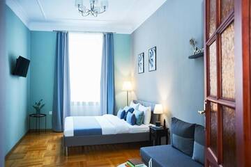 Фото номера Апартаменты Апартаменты Cozy Apartment in the center, 5mins from Opera г. Львов 35