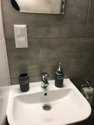 Фото номера Апартаменты с 1 спальней Апартаменты New Appartment-studio іn the center of Lviv г. Львов 33