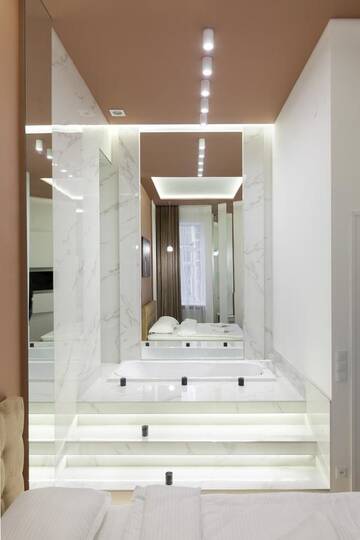 Фото номера Апартаменты с 2 спальнями Апартаменты Stylish Apartment in the old city г. Львов 27
