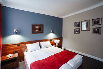Фото номера Улучшенный номер Отель Sherlock Holmes Boutique Hotel г. Львов 2