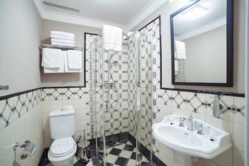 Фото номера Люкс с 2 спальнями Отель Sherlock Holmes Boutique Hotel г. Львов 5
