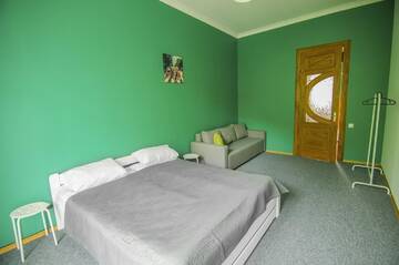 Фото номера Номер с кроватью размера «king-size» Хостелы Friends Hostel Lviv Rustaveli str г. Львов 5