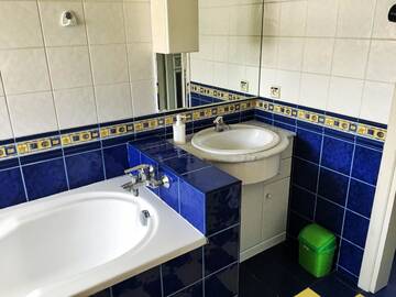 Фото номера Односпальная кровать в общем номере для мужчин и женщин Хостелы Friends Hostel Lviv Rustaveli str г. Львов 9
